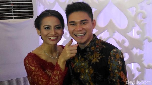 Suasana Lamaran Acha Septriasa dan Vicky Kharisma