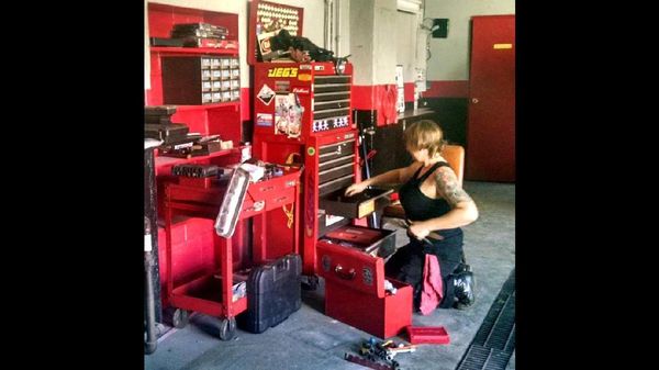 Bengkel Reparasi dari Wanita untuk Wanita