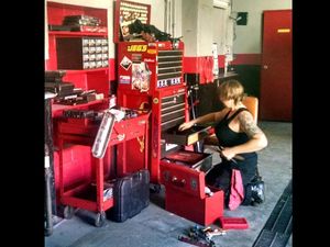 Bengkel Reparasi dari Wanita untuk Wanita