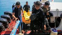 Polisi Evakuasi Potongan Tubuh Korban Jatuhnya Pesawat Polri
