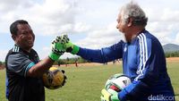 Fary Francis Tanding Bola dengan Xanana Gusmao
