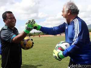 Fary Francis Tanding Bola dengan Xanana Gusmao