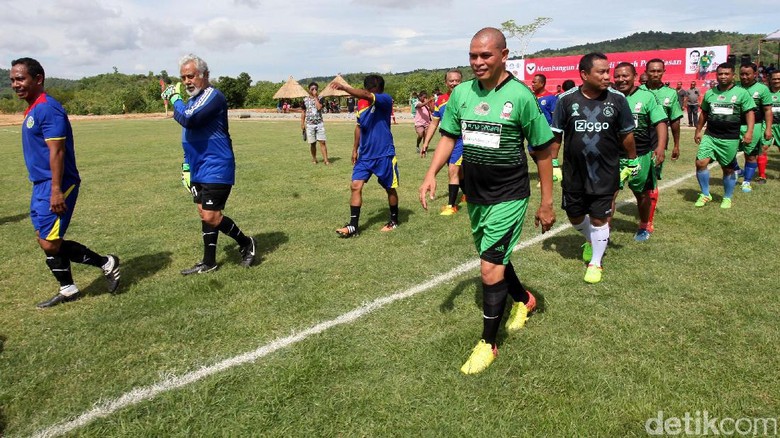 Fary Francis Tanding Bola dengan Xanana Gusmao