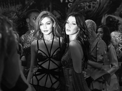 Serunya Cerita Gigi dan Bella Hadid Bisa Bekerja Bersama Jadi Model