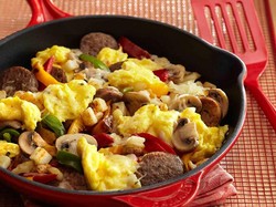 Ada Telur dan Sosis? Bikin Saja Menu Sarapan Praktis dan Enak Ini