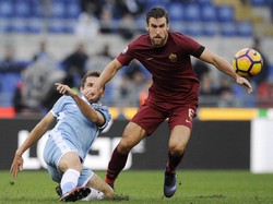 Gol Strootman dan Nainggolan Bawa Roma Kalahkan Lazio 2-0