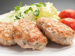 Tak Ada Camilan? Bikin Saja Gorengan Renyah Berbahan Tahu dan Udang Ini