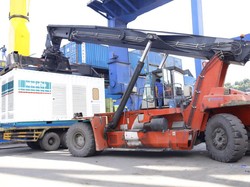 Tingkatkan Keandalan Listrik Jelang Natal, PLN Papua Tambah Mesin Pembangkit 4 MW