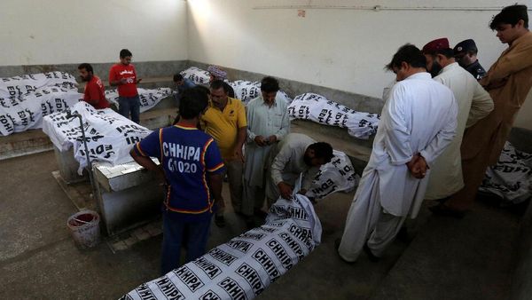 11 Orang Tewas Saat Kebakaran di Hotel Mewah Pakistan