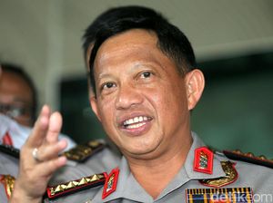 Kapolri: Karyawan yang Dipaksa Atasan Pakai Atribut Natal Silakan Lapor