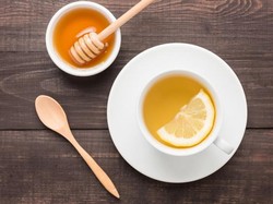 Hari Minggu Tak Kemana-mana? Yuk, Rawat Kulit Sendiri dengan Madu