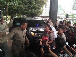 Usai Rapat di DPR, Kapolri Sambangi Gedung KPK