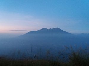 5 Jalur Pendakian Gunung Penanggungan, Ngoro Paling Pendek Tapi Terjal