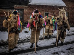 Bukan Halloween, Ini Perayaan Persiapan Natal di Republik Ceko