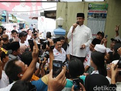 Anies Ingin Jadikan PKL di Kota Tua Bagian dari Destinasi Wisata