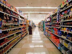 Dua WNI Positif Corona, Warga Serbu Supermarket di SCBD Borong Sembako