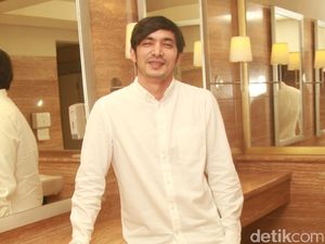 Biar Nggak Miskom, Abimana Biasakan Ngobrol dengan Anak-anaknya