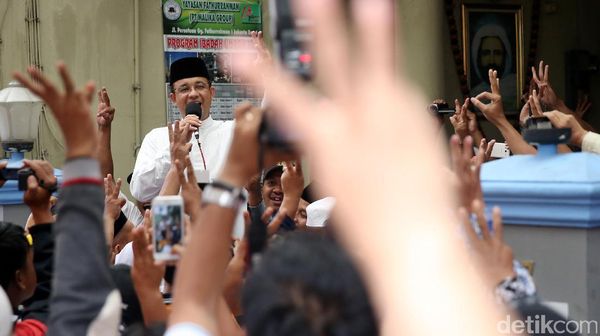 Anies Baswedan Berkampanye di Kebon Jeruk