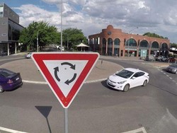 Mengapa Canberra Punya Lebih Banyak Bundaran daripada Lampu Merah?