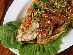 Yuk, Buat Ikan Gurami Goreng Khas Thailand dan Sup Gurami Tofu yang Sedap!
