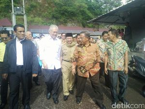 Ada Resi Gudang Online, Mentan Sebut Petani Bisa Untung Rp 52 T Ada Resi Gudang Online, Mentan Sebut Petani Bisa Untung Rp 52 T