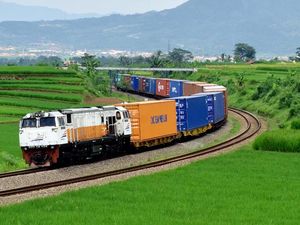 KAI Uji Coba Kereta Barang dari Sei Mangkei ke Pelabuhan Belawan KAI Uji Coba Kereta Barang dari Sei Mangkei ke Pelabuhan Belawan