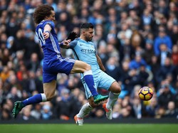 David Luiz Masih Rasakan Sakit akibat Tekel Kasar Aguero