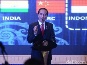 Yakin Pekerja China Tak Serbu RI, Jokowi: Gaji Mereka di Sana 3 Kali Lipat Yakin Pekerja China Tak Serbu RI, Jokowi: Gaji Mereka di Sana 3 Kali Lipat