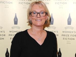 Cara Unik Jo Malone Pakai Parfum, Semprot 5 Parfum Berbeda Cara Unik Jo Malone Pakai Parfum, Semprot 5 Parfum Berbeda