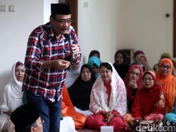 Cerita Djarot Saat Dapat Bisikan Terimakasih dari Marbut Masjid