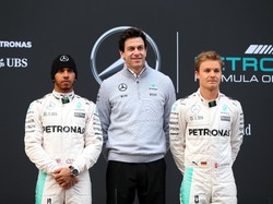 Takkan Ada Pebalap Nomor Dua di Mercedes