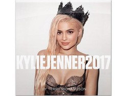 Kylie Jenner Tanpa Busana di Instagram
