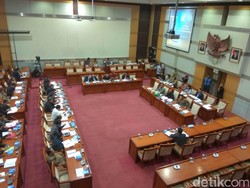 Di DPR, Jaksa Agung Beberkan Penanganan Cepat Perkara Ahok