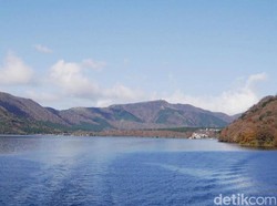 Jepang Punya Danau Cantik Berselimut Legenda Naga Berkepala 9
