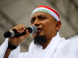 Habib Rizieq Doakan Ustaz Arifin Ilham Lewat Telepon