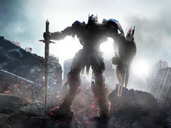 Menyaksikan Hancurnya Dunia dan Pertarungan Bumblebee