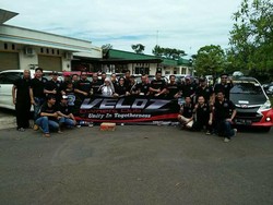 Klub Pemilik Veloz Turing Sekaligus Berbagi