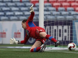 Ini Mungkin Tendangan Penalti Paling Licik yang Pernah Ada