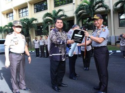 PGN Berikan Bantuan 13 Unit Ambulance Rp 4,6 Miliar ke Polri