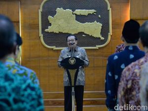 Panggung Hiburan Tahun Baru di Grahadi Dihapus, Ini Penjelasan Pakde Karwo Panggung Hiburan Tahun Baru di Grahadi Dihapus, Ini Penjelasan Pakde Karwo
