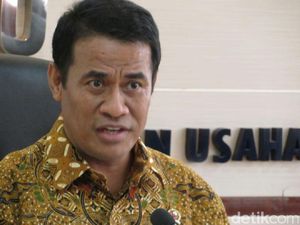 Mentan Bagikan Benih Cabai ke Ibu-ibu di Mal