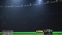 Suasana Juventus Stadium saat pemain Juventus dan Atalanta melakukan hening cipta sebelum pertandingan. (Foto: Valerio Pennicino/Getty Images)
