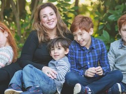 Kisah Monica, Perempuan yang Terserang Parkinson di Usia 37 Tahun