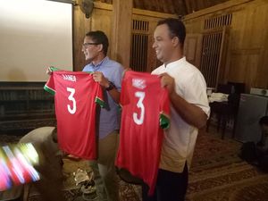 Nobar Indonesia Vs Vietnam, Anies-Sandi Ucapkan Selamat Kepada Timnas
