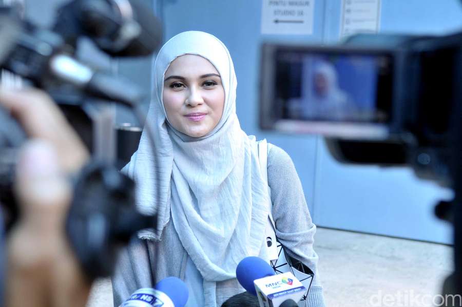 Zee Zee Shahab, Cantik Banget Sih!