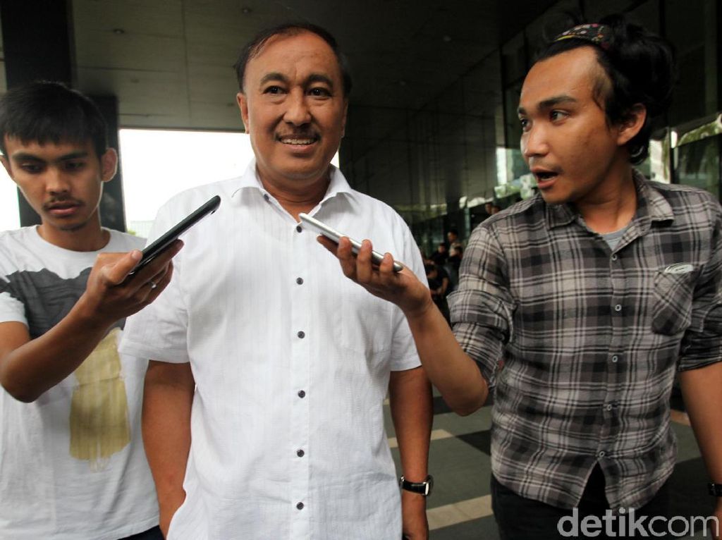 Tersangka e-KTP Ini Tetap Bantah Terima Duit Saat Bersaksi di Sidang Tersangka e-KTP Ini Tetap Bantah Terima Duit Saat Bersaksi di Sidang