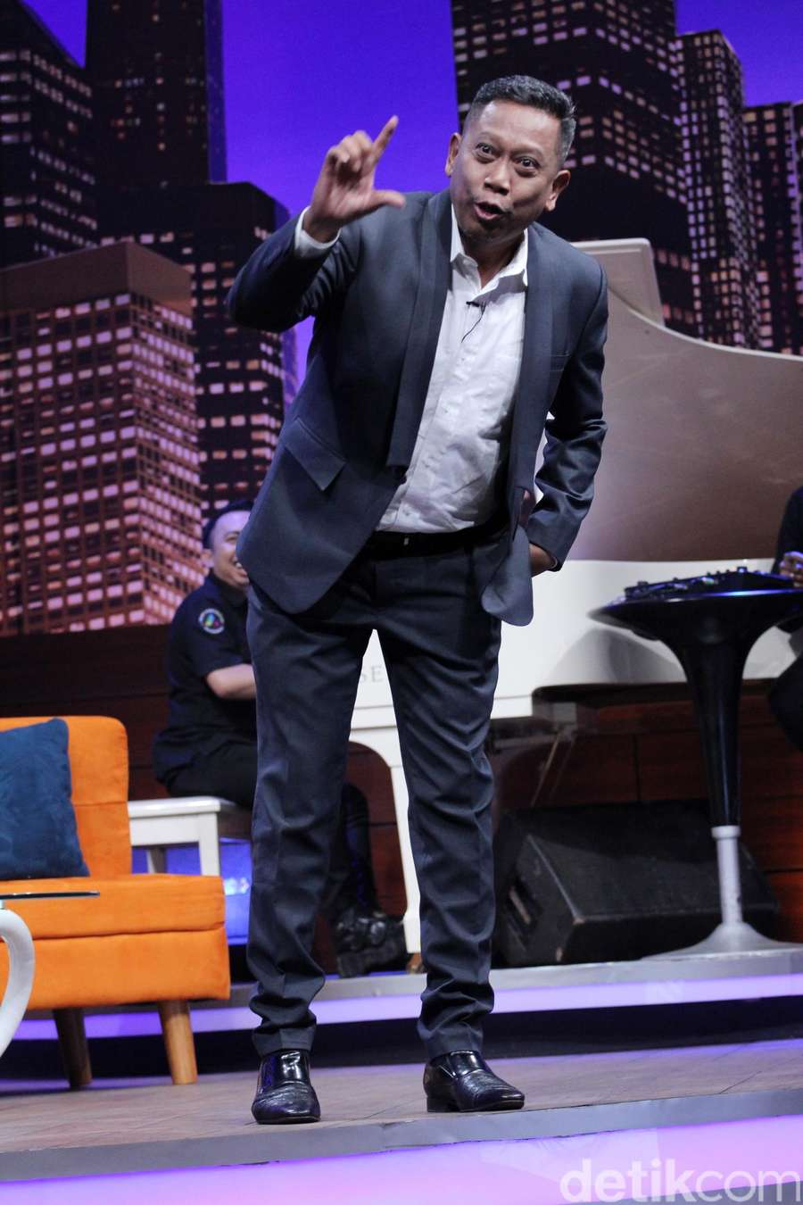 Don't Worry Be Happy! Senyum Bahagia Tukul Arwana