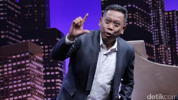 Tukul Arwana saat tampil di acara Hitam Putih.