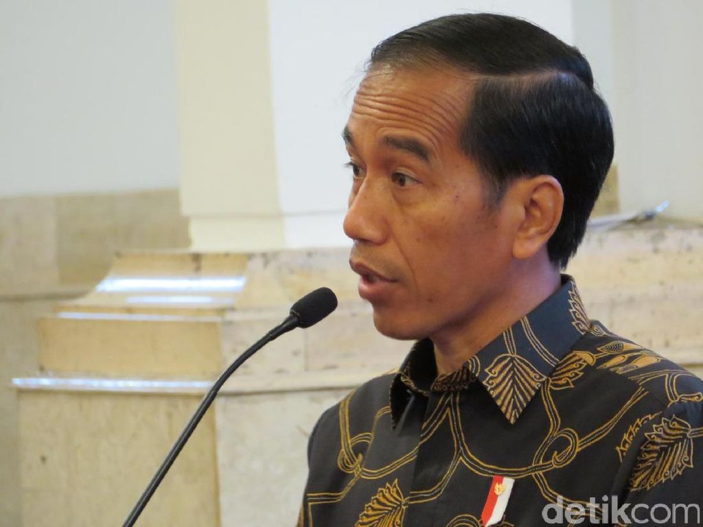 Jokowi Serahkan APBN Rp 2.000 Triliun ke Menteri, Gubernur Hingga Pemda Jokowi Serahkan APBN Rp 2.000 Triliun ke Menteri, Gubernur Hingga Pemda