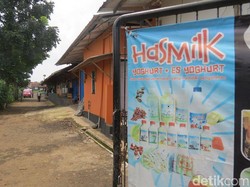 Liburan Keluarga ke Sukabumi, Ayo Minum Susu Segar